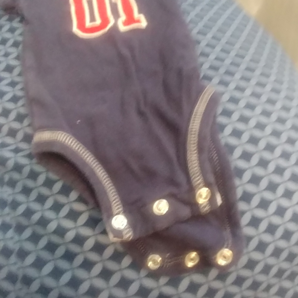 Oneies - Picture 2 of 2